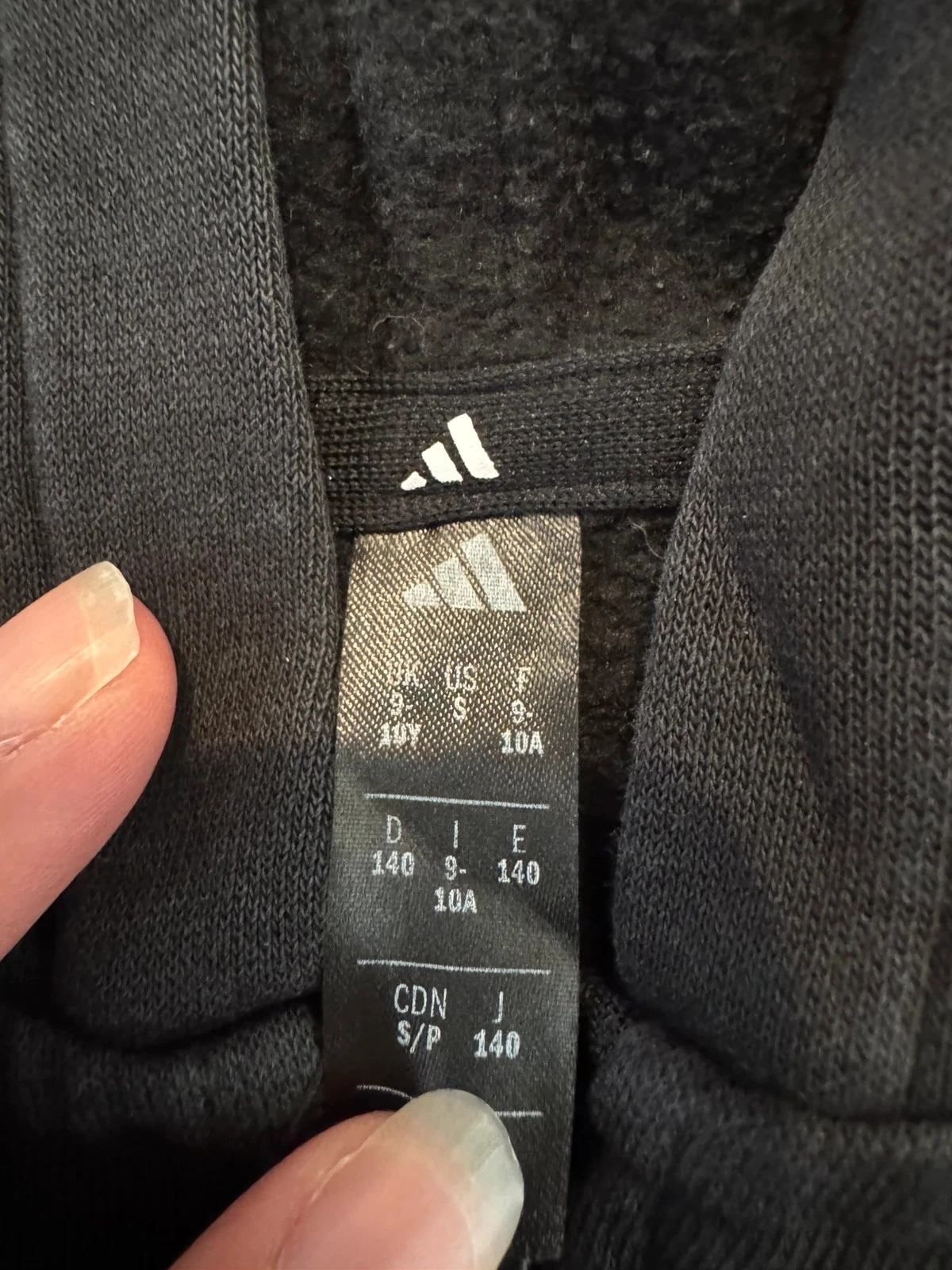 Unisex Adidas zip-up hooded sweatshirt in size 9-10 years. – photo 2